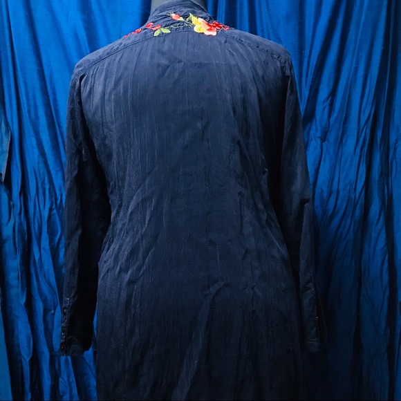 SOLD Johnny Was blue w/vibrant florals tunic plus - Picture 5 of 8